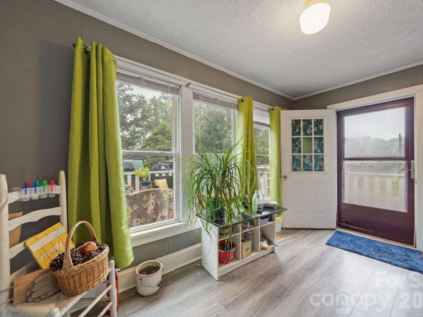 2409 US 70 Highway, Morganton, NC 28655.  MLS# CAR4392178, YatesRealty ID 30973. Mud Room