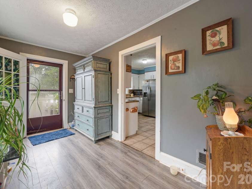 2409 US 70 Highway, Morganton, NC 28655.  MLS# CAR4392178, YatesRealty ID 30973. Mud Room