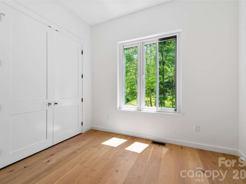 23 Early Spring Way, Leicester, NC 28748.  MLS# CAR4393952, YatesRealty ID 30974. 