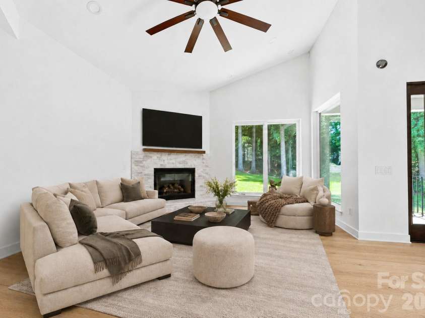 23 Early Spring Way, Leicester, NC 28748.  MLS# CAR4393952, YatesRealty ID 30974. 