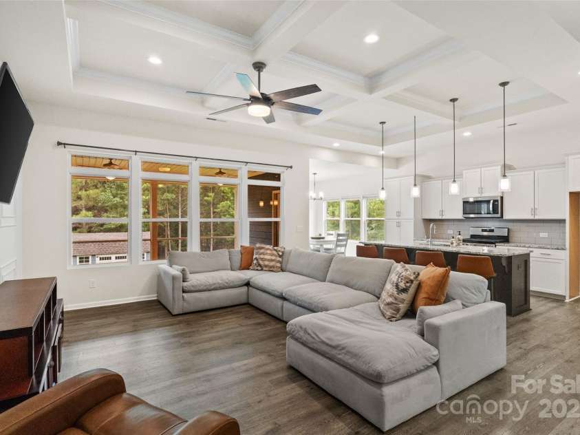 5299 Admirals Landing, Lancaster, SC 29720.  MLS# CAR4290028, YatesRealty ID 30974. Bright and open floorplan