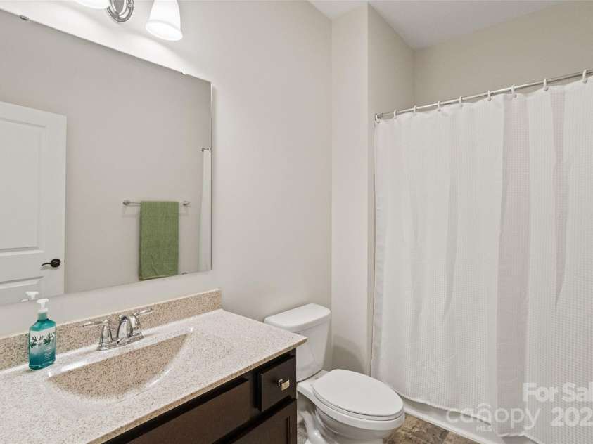 5299 Admirals Landing, Lancaster, SC 29720.  MLS# CAR4290028, YatesRealty ID 30974. Second full bath on main