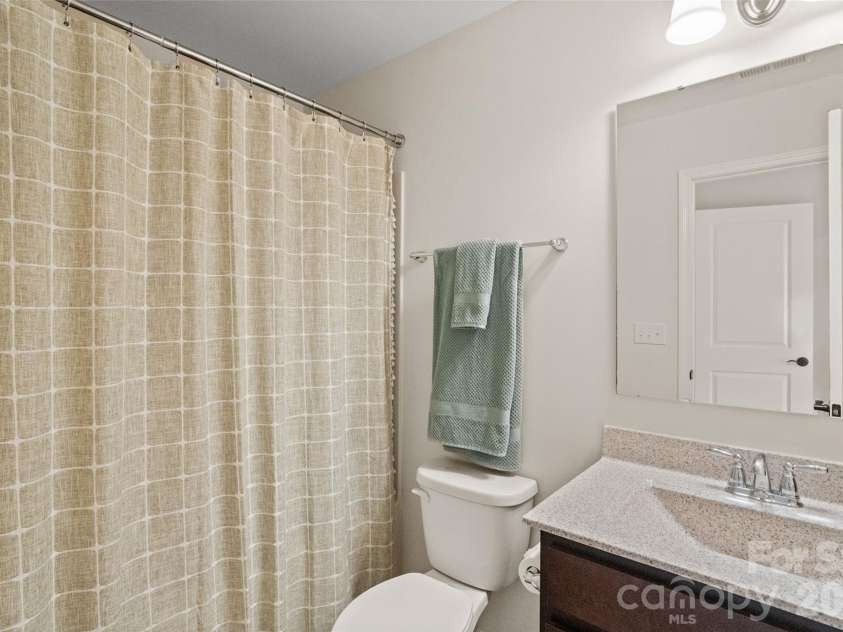 5299 Admirals Landing, Lancaster, SC 29720.  MLS# CAR4335970, YatesRealty ID 30974. Bathroom 3