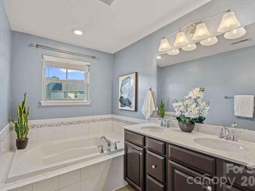 3719 Dolly Madison Road, Charlotte, NC 28208.  MLS# CAR4393149, YatesRealty ID 30975. 