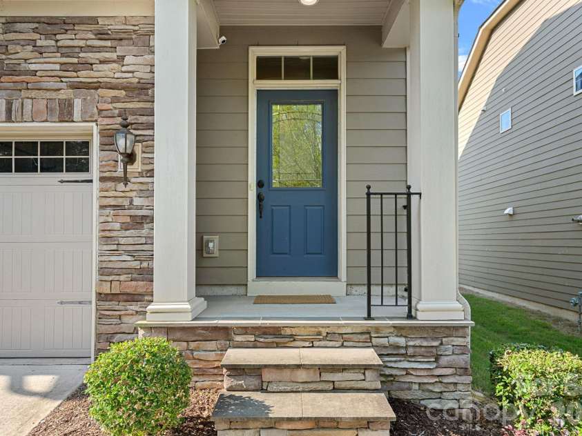 3719 Dolly Madison Road, Charlotte, NC 28208.  MLS# CAR4393149, YatesRealty ID 30975. 