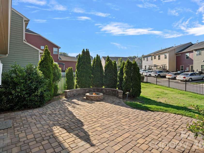 3719 Dolly Madison Road, Charlotte, NC 28208.  MLS# CAR4393149, YatesRealty ID 30975. 