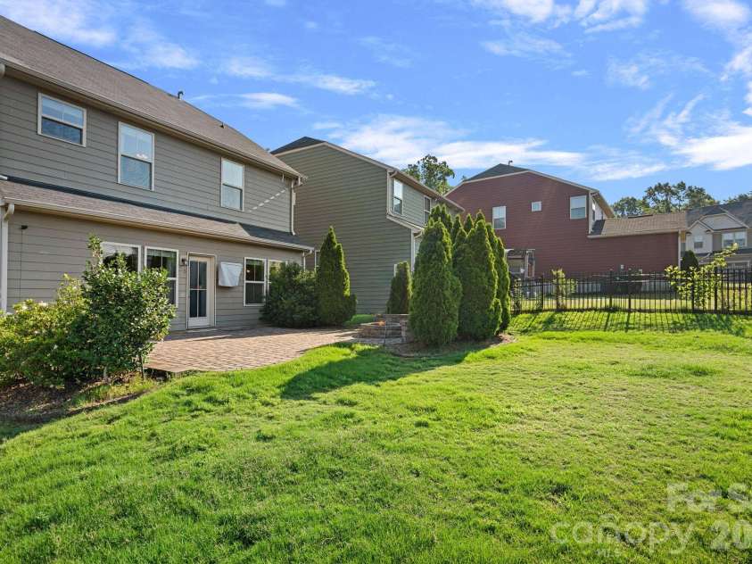 3719 Dolly Madison Road, Charlotte, NC 28208.  MLS# CAR4393149, YatesRealty ID 30975. 
