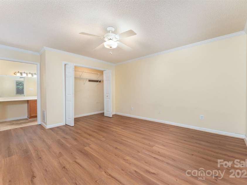 7 Silver Place, Black Mountain, NC 28711.  MLS# CAR4288938, YatesRealty ID 30975. 