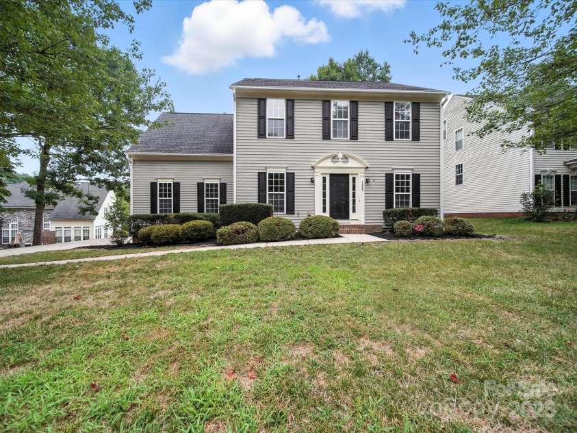 7809 Antique Circle, Waxhaw, NC 28173.  MLS# CAR4278769, YatesRealty ID 30976. 