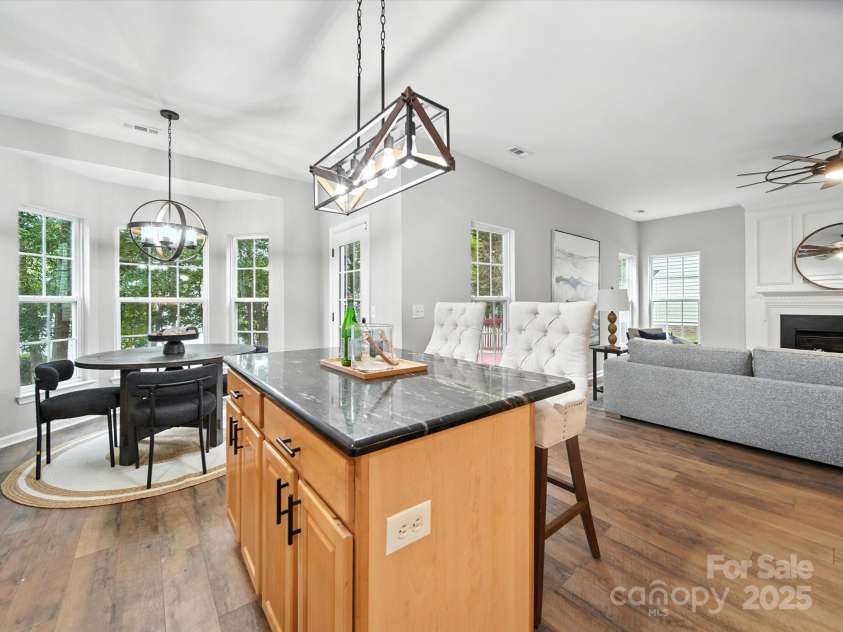 7809 Antique Circle, Waxhaw, NC 28173.  MLS# CAR4278769, YatesRealty ID 30976. 