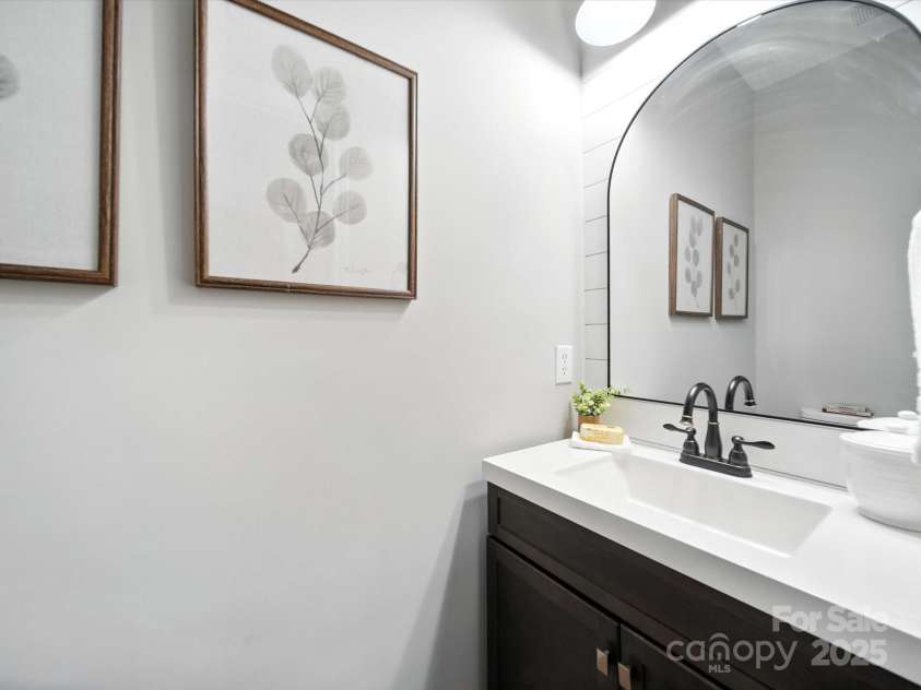 7809 Antique Circle, Waxhaw, NC 28173.  MLS# CAR4278769, YatesRealty ID 30976. 