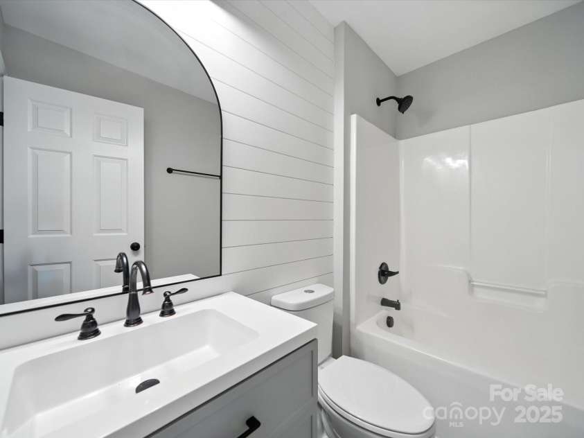 7809 Antique Circle, Waxhaw, NC 28173.  MLS# CAR4278769, YatesRealty ID 30976. 