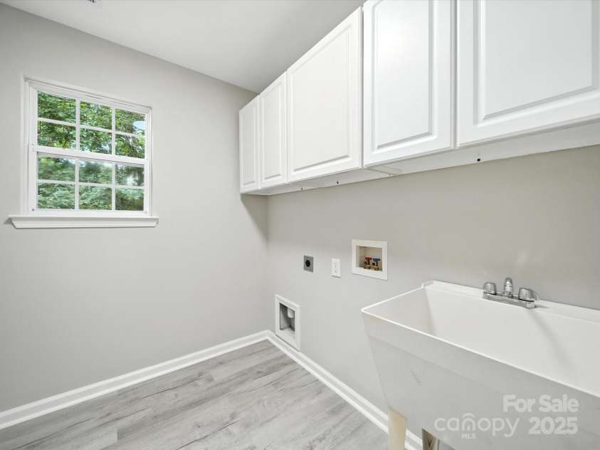 7809 Antique Circle, Waxhaw, NC 28173.  MLS# CAR4278769, YatesRealty ID 30976. 