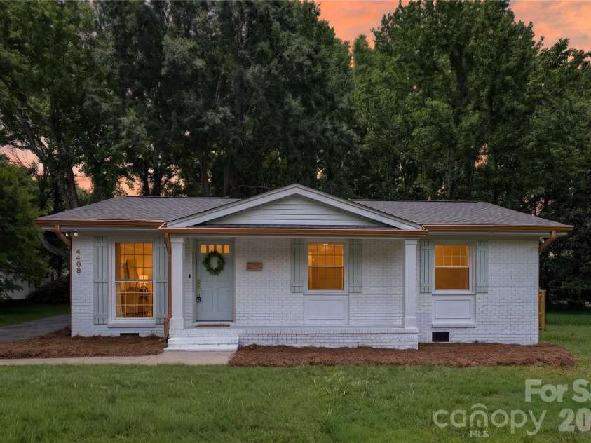 4408 Ivanhoe Place, Charlotte, NC 28205.  MLS# CAR4391893, YatesRealty ID 30977. 