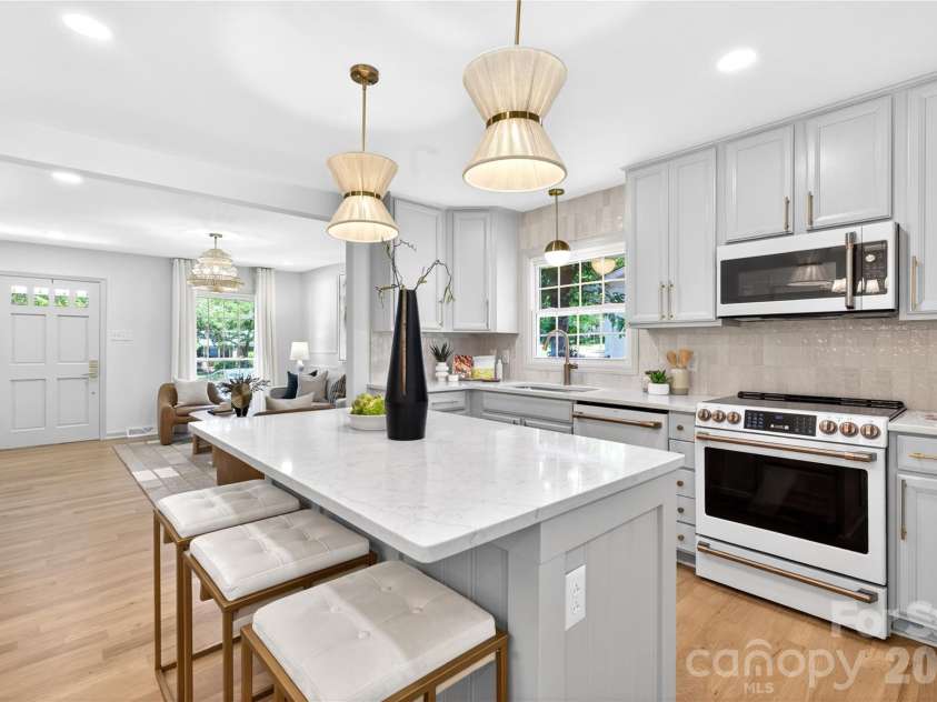 4408 Ivanhoe Place, Charlotte, NC 28205.  MLS# CAR4391893, YatesRealty ID 30977. 