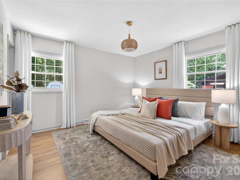 4408 Ivanhoe Place, Charlotte, NC 28205.  MLS# CAR4391893, YatesRealty ID 30977. 
