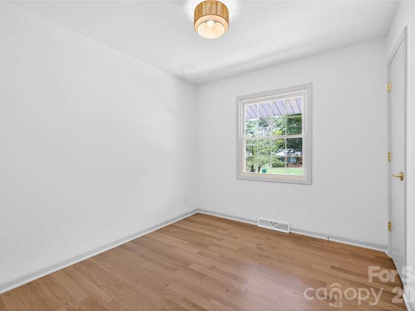 4408 Ivanhoe Place, Charlotte, NC 28205.  MLS# CAR4391893, YatesRealty ID 30977. 