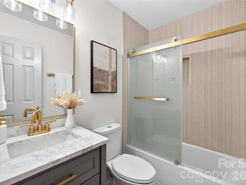 4408 Ivanhoe Place, Charlotte, NC 28205.  MLS# CAR4391893, YatesRealty ID 30977. 