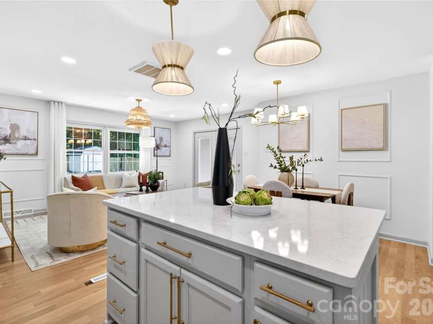 4408 Ivanhoe Place, Charlotte, NC 28205.  MLS# CAR4391893, YatesRealty ID 30977. 