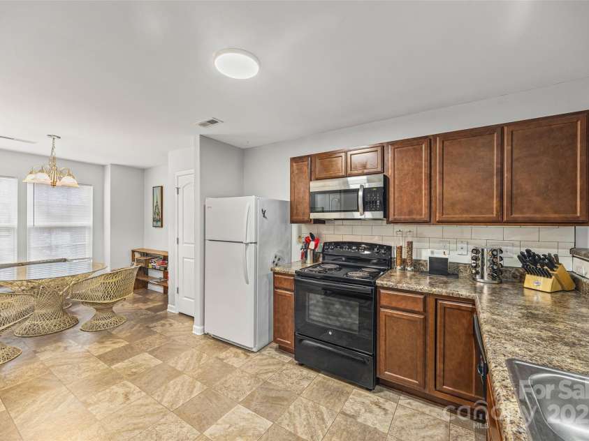 559 Fawnborough Court, Rock Hill, SC 29732.  MLS# CAR4285199, YatesRealty ID 30977. 