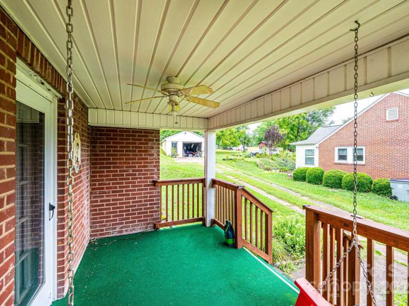 519 Lower Creek Drive, Lenoir, NC 28645.  MLS# CAR4288701, YatesRealty ID 30978. 