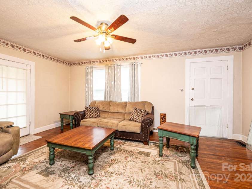 519 Lower Creek Drive, Lenoir, NC 28645.  MLS# CAR4288701, YatesRealty ID 30978. 