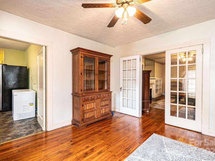 519 Lower Creek Drive, Lenoir, NC 28645.  MLS# CAR4288701, YatesRealty ID 30978. 