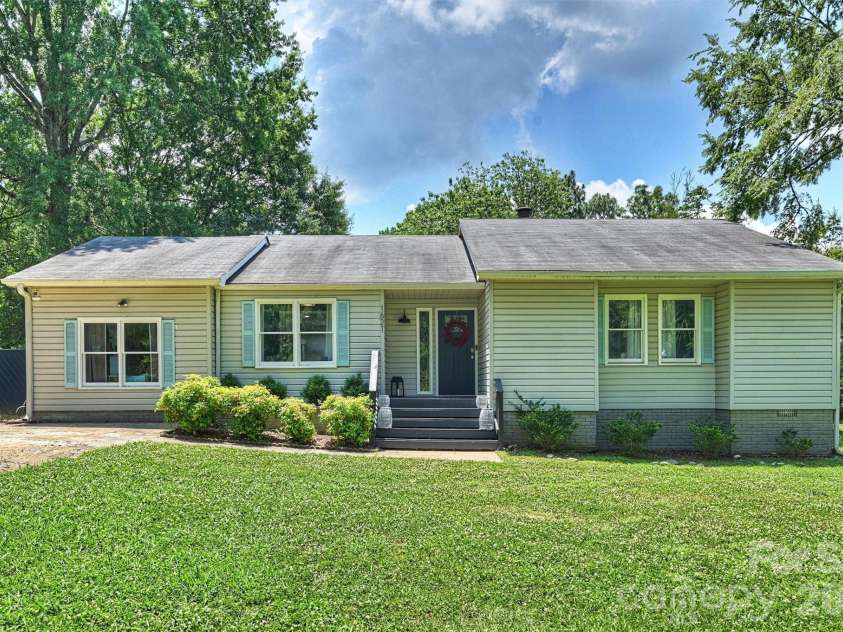 1621 Brook Drive, Fort Mill, SC 29708.  MLS# CAR4393483, YatesRealty ID 30979. 