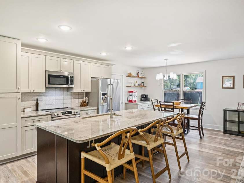 1621 Brook Drive, Fort Mill, SC 29708.  MLS# CAR4393483, YatesRealty ID 30979. 