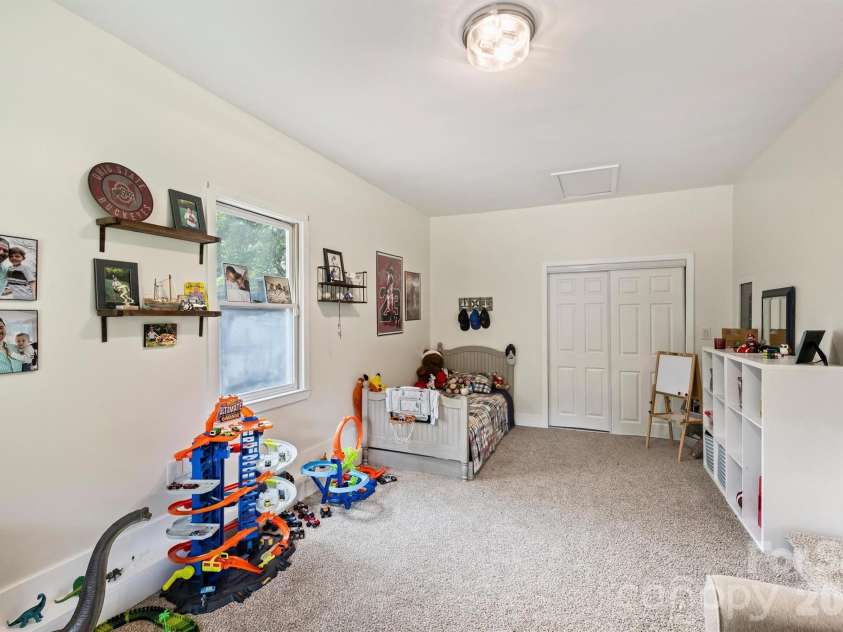 1621 Brook Drive, Fort Mill, SC 29708.  MLS# CAR4393483, YatesRealty ID 30979. 