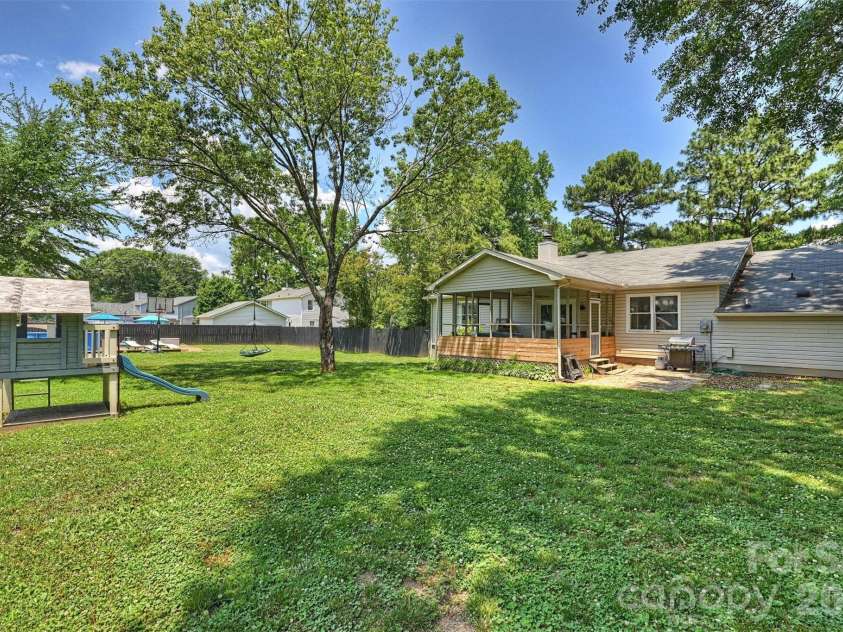 1621 Brook Drive, Fort Mill, SC 29708.  MLS# CAR4393483, YatesRealty ID 30979. 