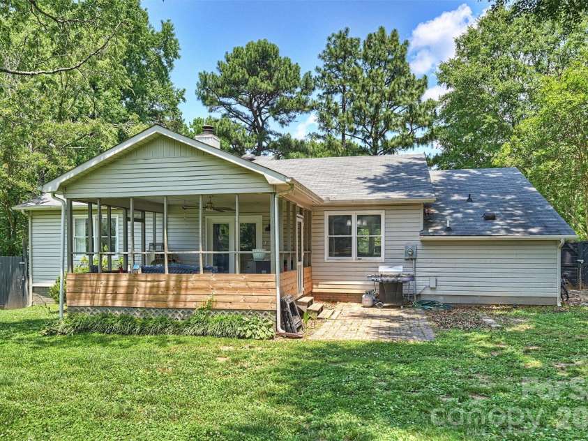 1621 Brook Drive, Fort Mill, SC 29708.  MLS# CAR4393483, YatesRealty ID 30979. 