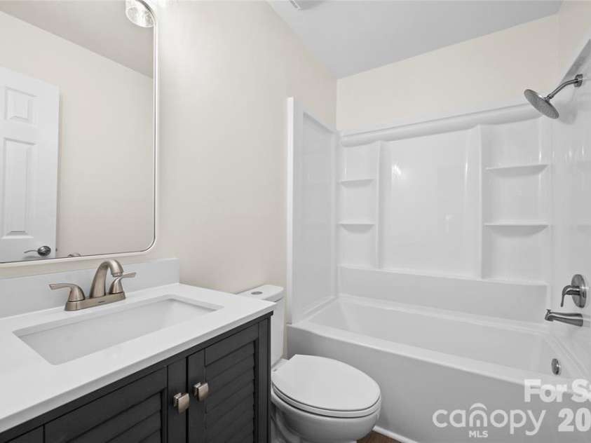 1621 Brook Drive, Fort Mill, SC 29708.  MLS# CAR4393483, YatesRealty ID 30979. Bathroom
