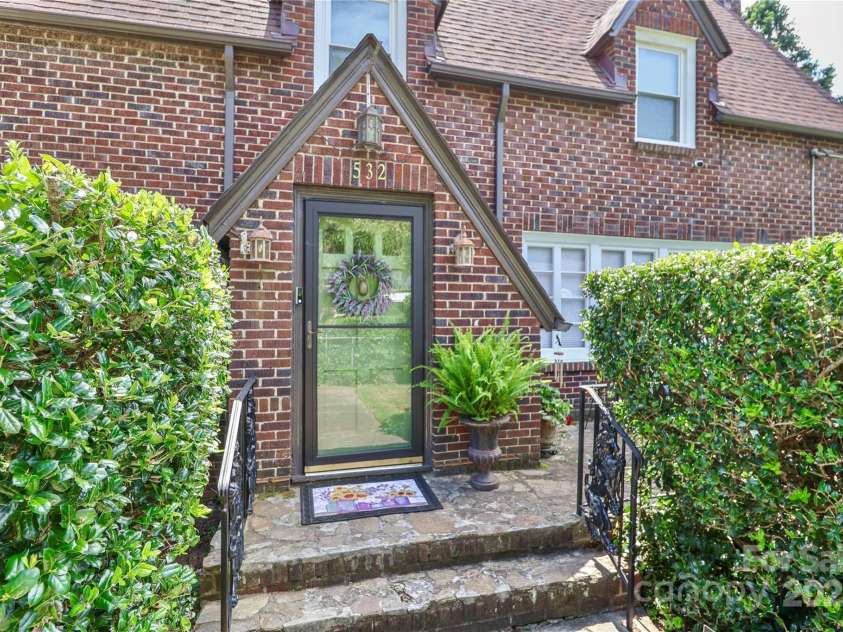 532 Margaret Drive, Statesville, NC 28677.  MLS# CAR4285700, YatesRealty ID 30979. 