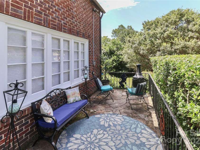 532 Margaret Drive, Statesville, NC 28677.  MLS# CAR4285700, YatesRealty ID 30979. 