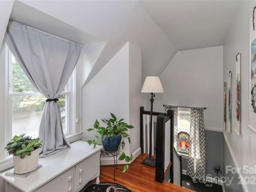 532 Margaret Drive, Statesville, NC 28677.  MLS# CAR4285700, YatesRealty ID 30979. 