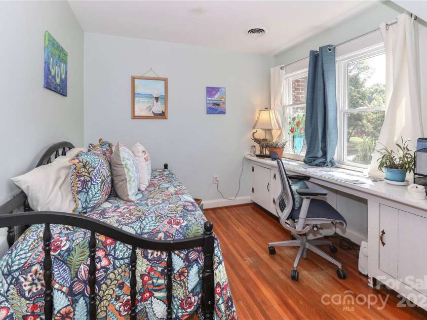 532 Margaret Drive, Statesville, NC 28677.  MLS# CAR4285700, YatesRealty ID 30979. 