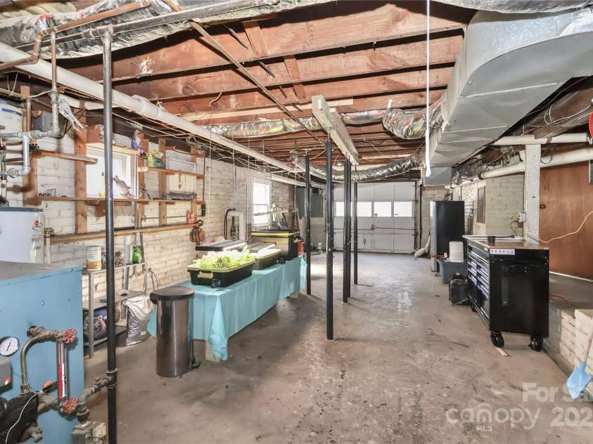 532 Margaret Drive, Statesville, NC 28677.  MLS# CAR4285700, YatesRealty ID 30979. 