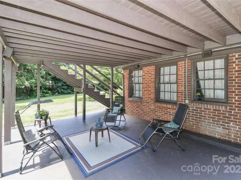 532 Margaret Drive, Statesville, NC 28677.  MLS# CAR4285700, YatesRealty ID 30979. 