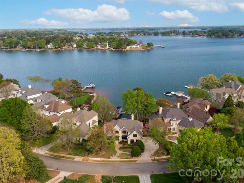 18112 Harbor Light Boulevard, Cornelius, NC 28031.  MLS# CAR4346208, YatesRealty ID 3098. 