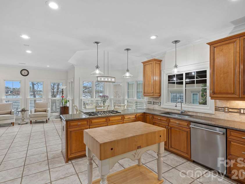 18112 Harbor Light Boulevard, Cornelius, NC 28031.  MLS# CAR4346208, YatesRealty ID 3098. 
