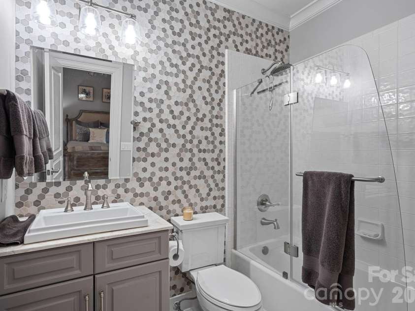 18112 Harbor Light Boulevard, Cornelius, NC 28031.  MLS# CAR4346208, YatesRealty ID 3098. 