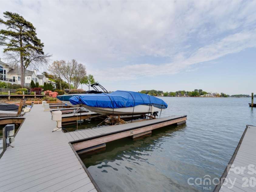 18112 Harbor Light Boulevard, Cornelius, NC 28031.  MLS# CAR4346208, YatesRealty ID 3098. 
