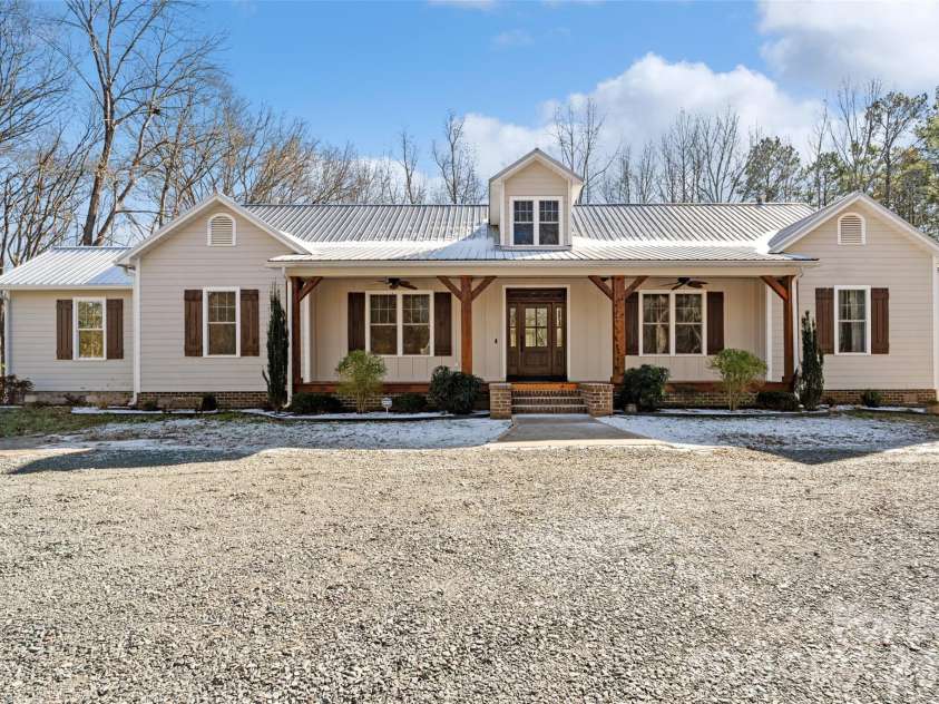 2370 Killian Road, Edgemoor, SC 29712.  MLS# CAR4341782, YatesRealty ID 3098. 