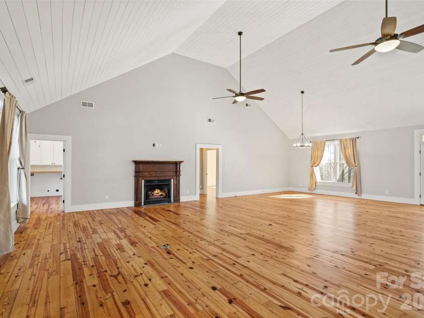 2370 Killian Road, Edgemoor, SC 29712.  MLS# CAR4341782, YatesRealty ID 3098. 