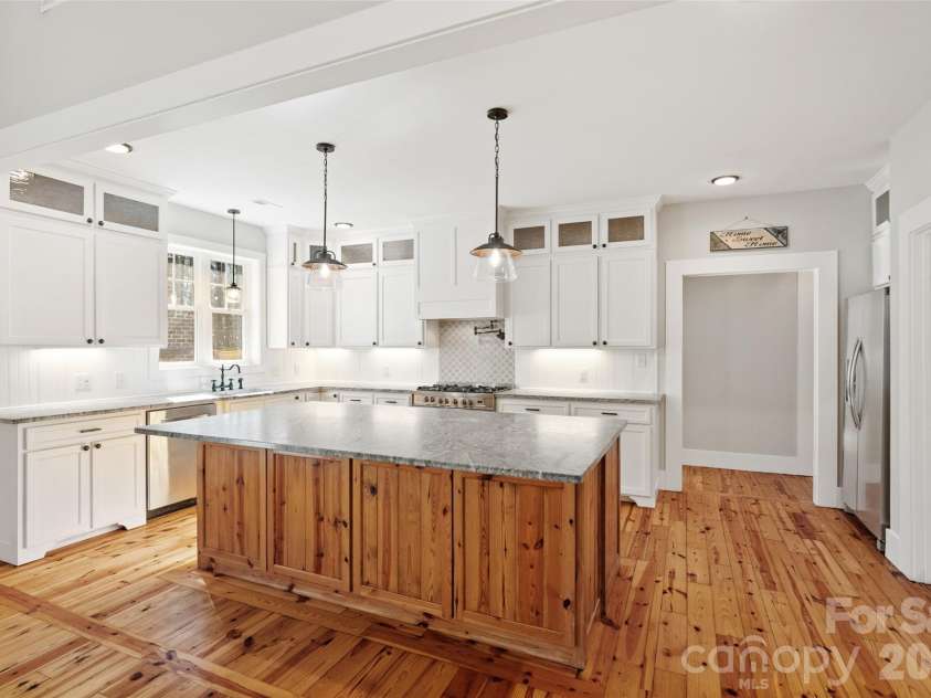 2370 Killian Road, Edgemoor, SC 29712.  MLS# CAR4341782, YatesRealty ID 3098. 