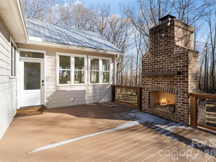 2370 Killian Road, Edgemoor, SC 29712.  MLS# CAR4341782, YatesRealty ID 3098. 