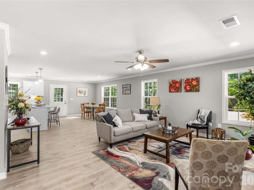 2489 Pineview Drive, Lancaster, SC 29720.  MLS# CAR4392390, YatesRealty ID 30980. 