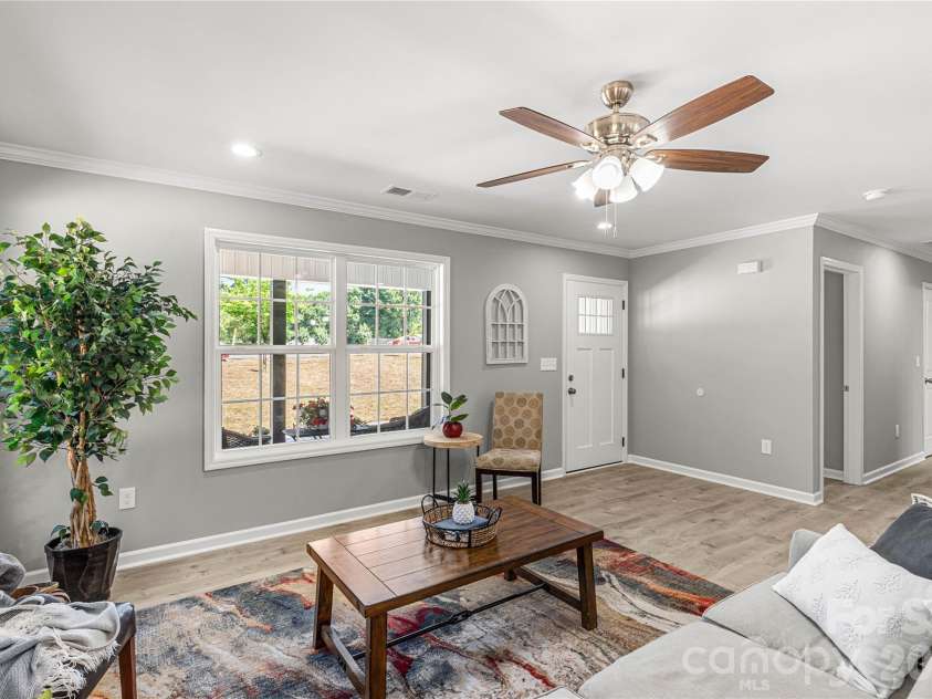 2489 Pineview Drive, Lancaster, SC 29720.  MLS# CAR4392390, YatesRealty ID 30980. 