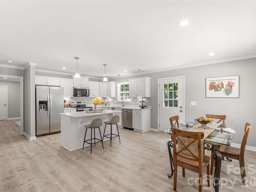 2489 Pineview Drive, Lancaster, SC 29720.  MLS# CAR4392390, YatesRealty ID 30980. 